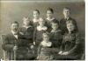 Filename=Familiebilde_Henrik_Nøstdals_barn_ca_1916-17.jpg
Filesize=24KB
Dimensions=404x283
Date added=Dec 31, 2006 Familiebilde_Henrik_Nøstdals_barn_ca_1916-17.jpg